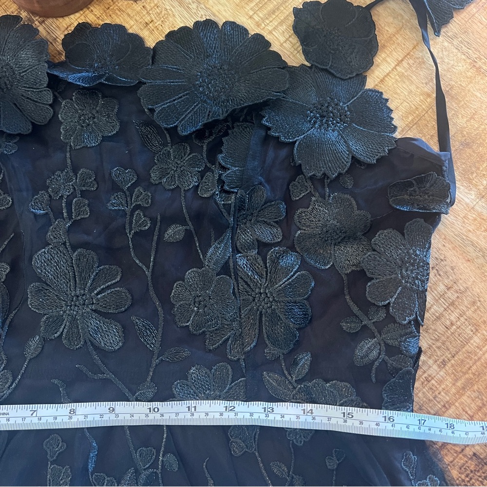 Dalia MacPhee Black 3D Floral Appliqué Overlay Party Dress XL - Picture 13 of 14
